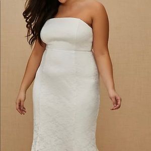 🆕 NWT Torrid white lace strapless fit and flare wedding dress size 12